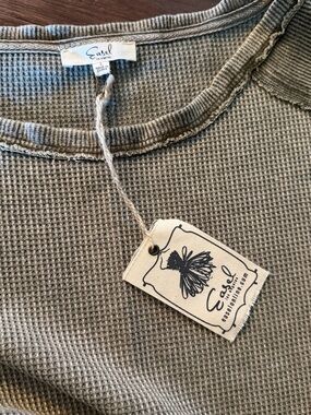 easel Olive Waffle-Knit Crewneck Top